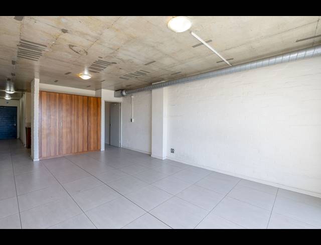 BEDROOM APARTMENT FOR SALE IN WOODSTOCK